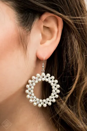 Paparazzi Pearly Poise Earrings White