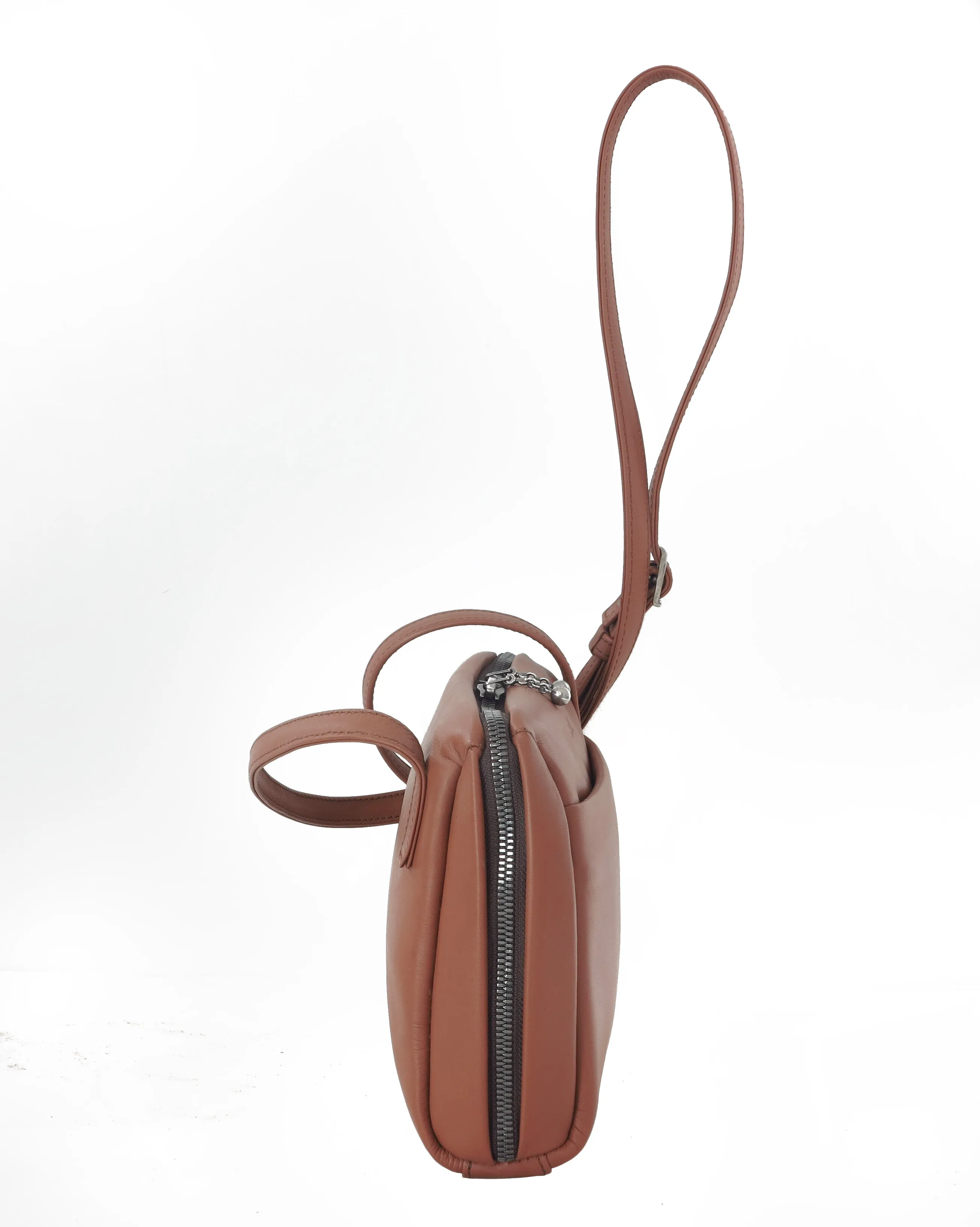 PIETRA-  (across the body) The minimalist