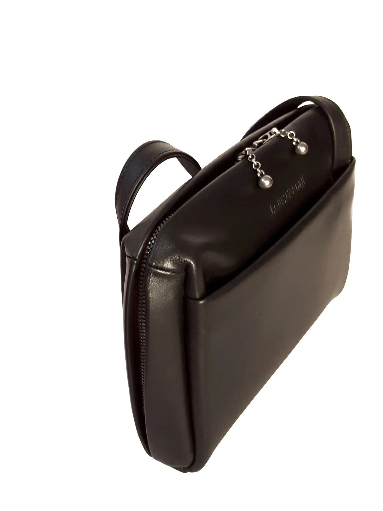 PIETRA-  (across the body) The minimalist