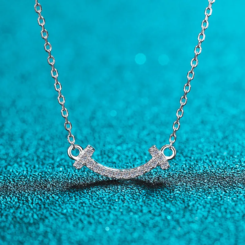 Round Cut Moissanite Diamond Smiley Necklace