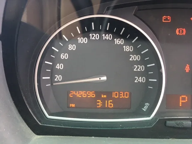 S2723 X3 E83 SAV 2.5i M54 AUTO 2004/04