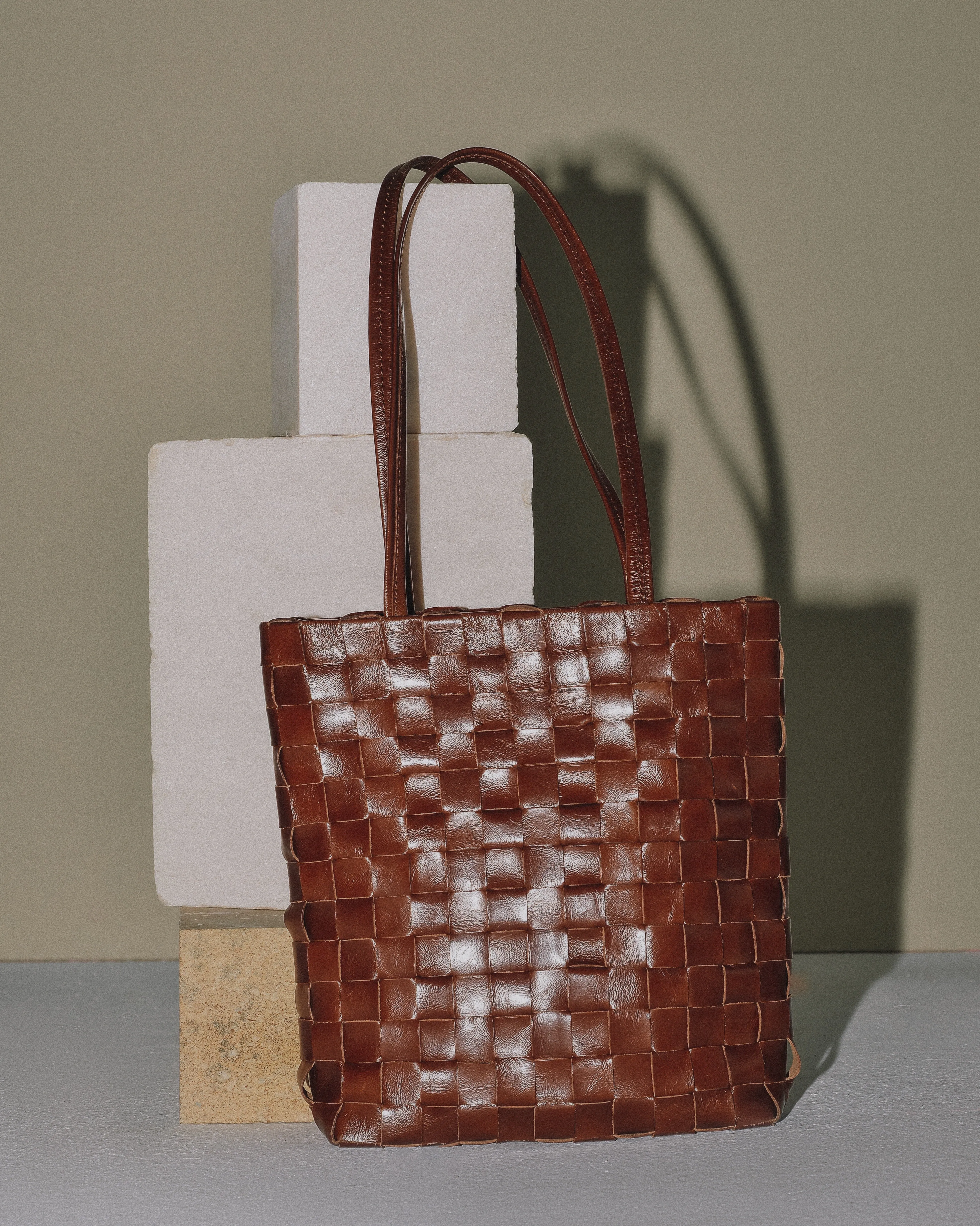 Shaker Bag — Walnut — Narrow Weave