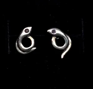 Snake amethyst eye sterling silver Serpent vintage stud earrings