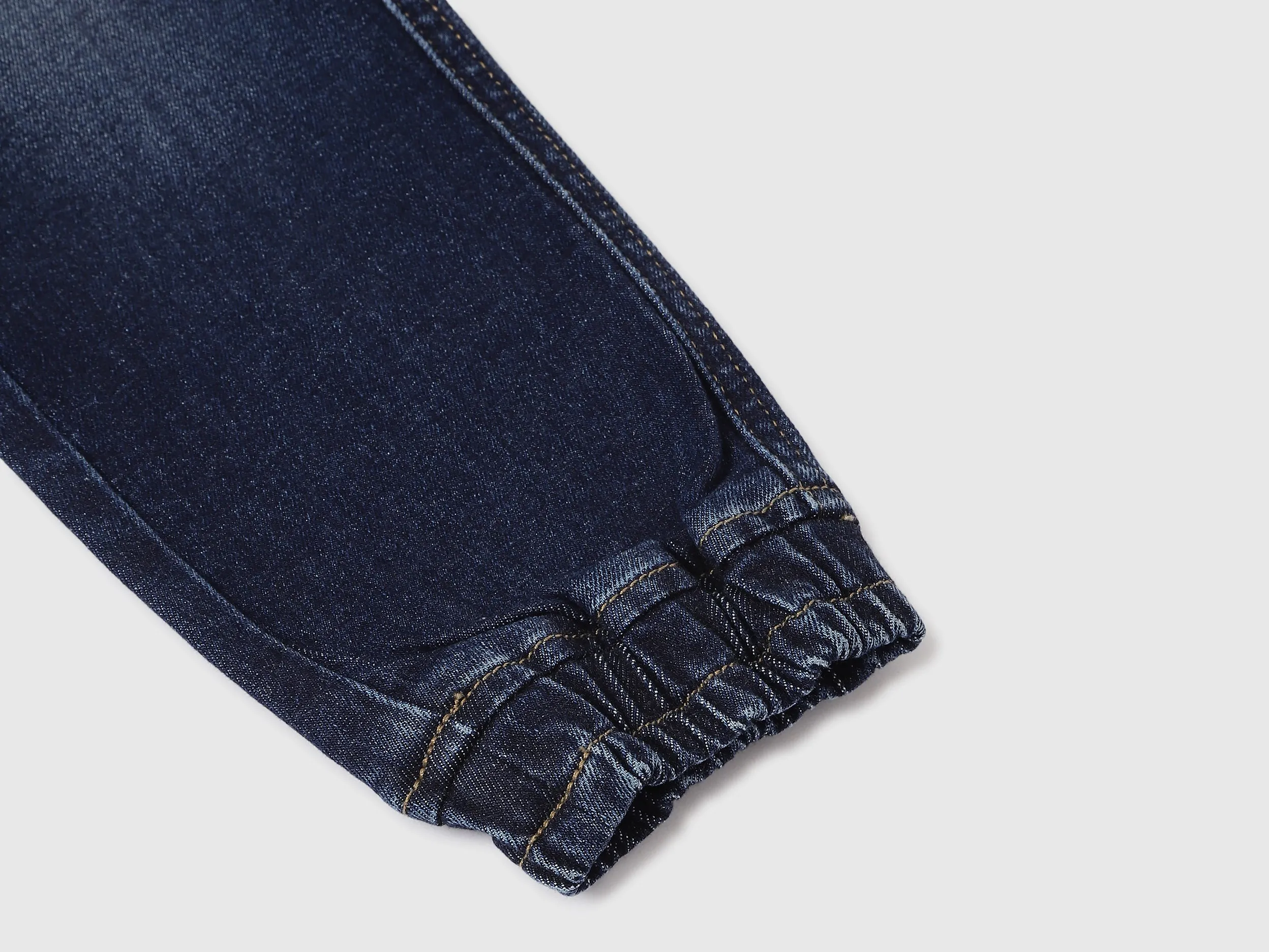 Solid Jogger Fit Jeans