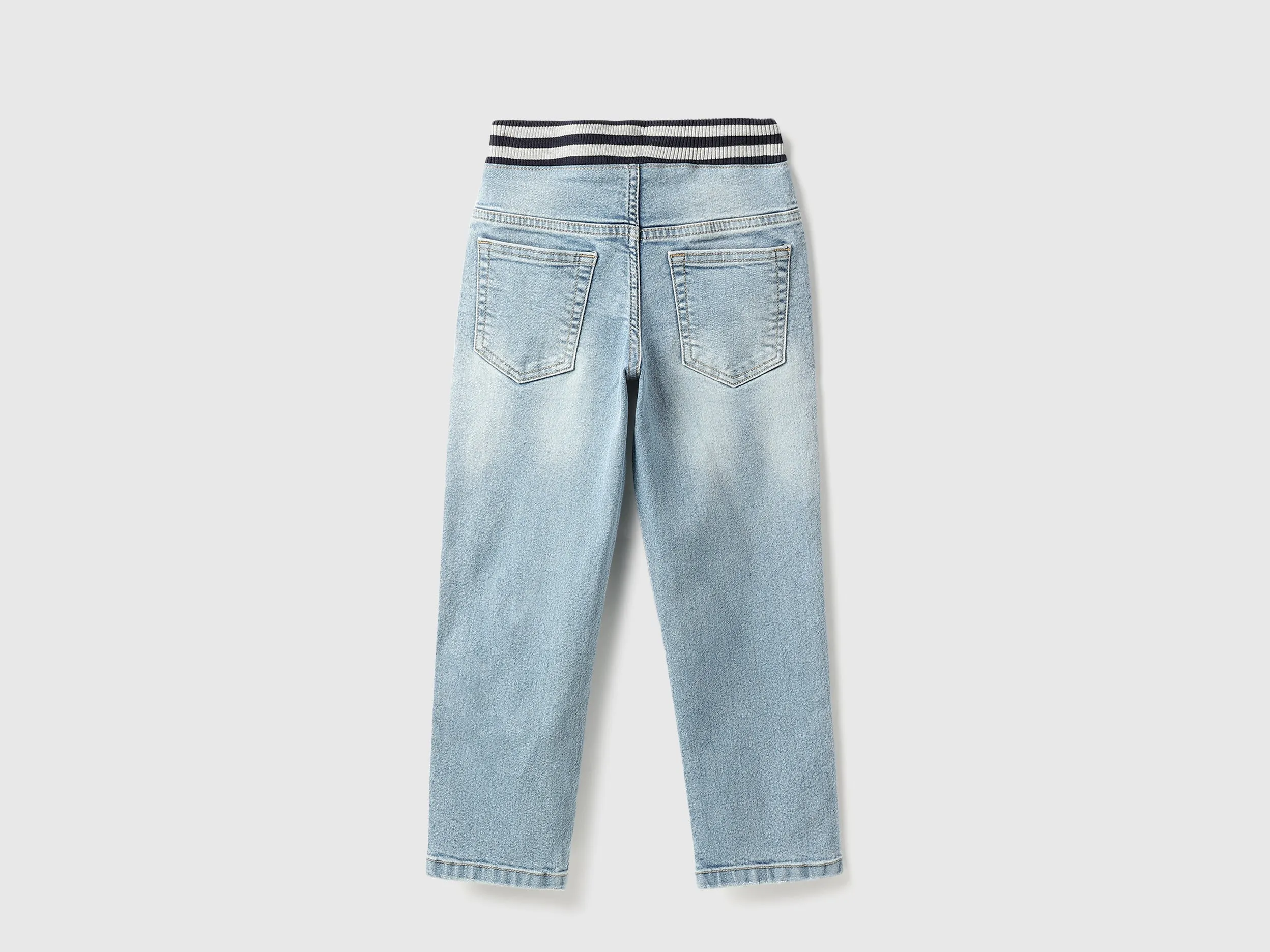 Solid Regular Fit Jeans