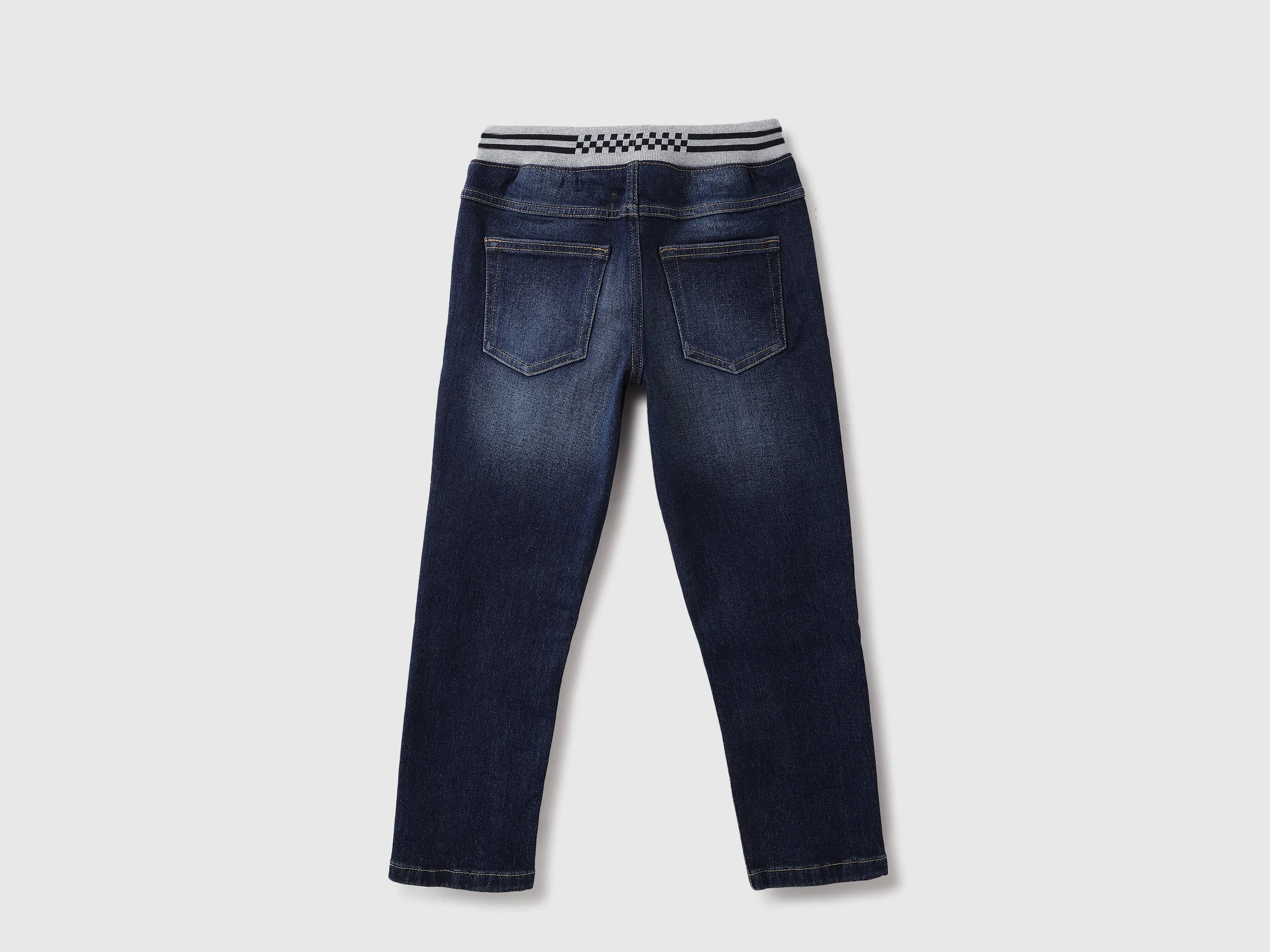 Solid Regular Fit Jeans