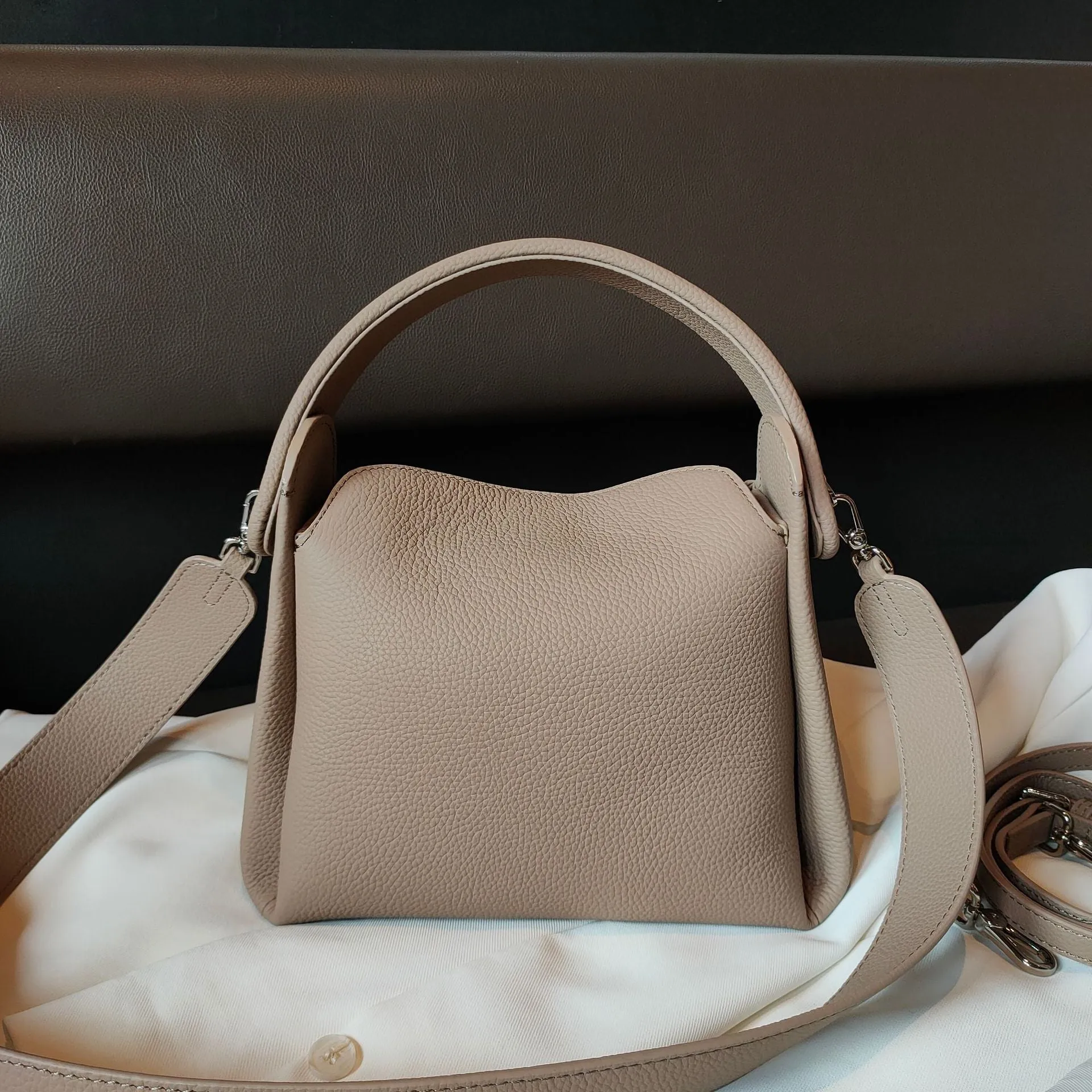 Top Layer Cowhide Genuine Leather Handbag with Shoulder/Crossbody Strap