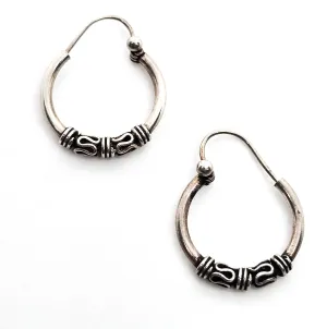 Tribal Balinese small petite sterling silver internal thread vintage hoop earrings