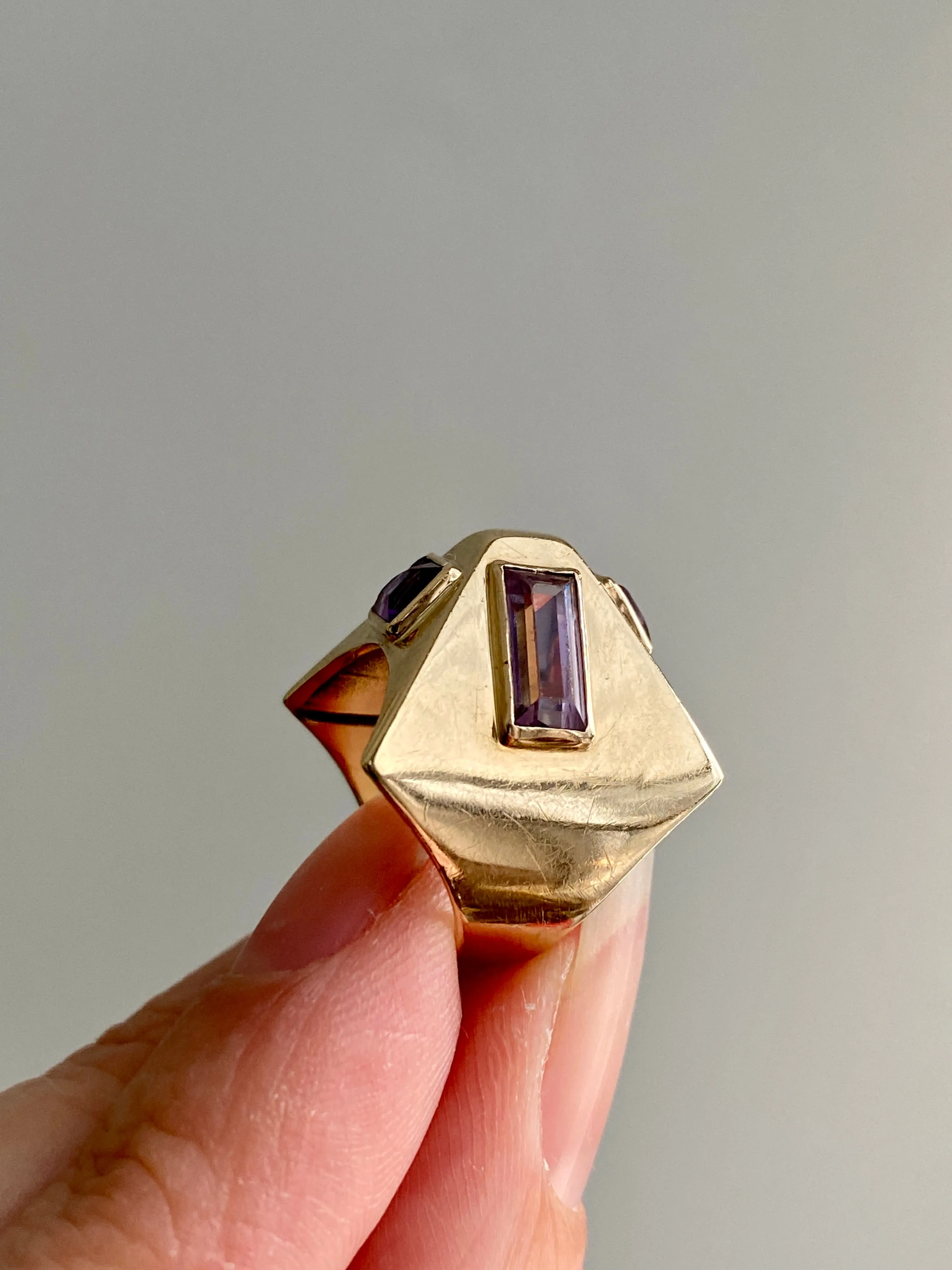 Unique Pyramid-form Amethyst and 14k Gold ring - Jørgen Larsen - size 4 - Vintage midcentury 1957-1973