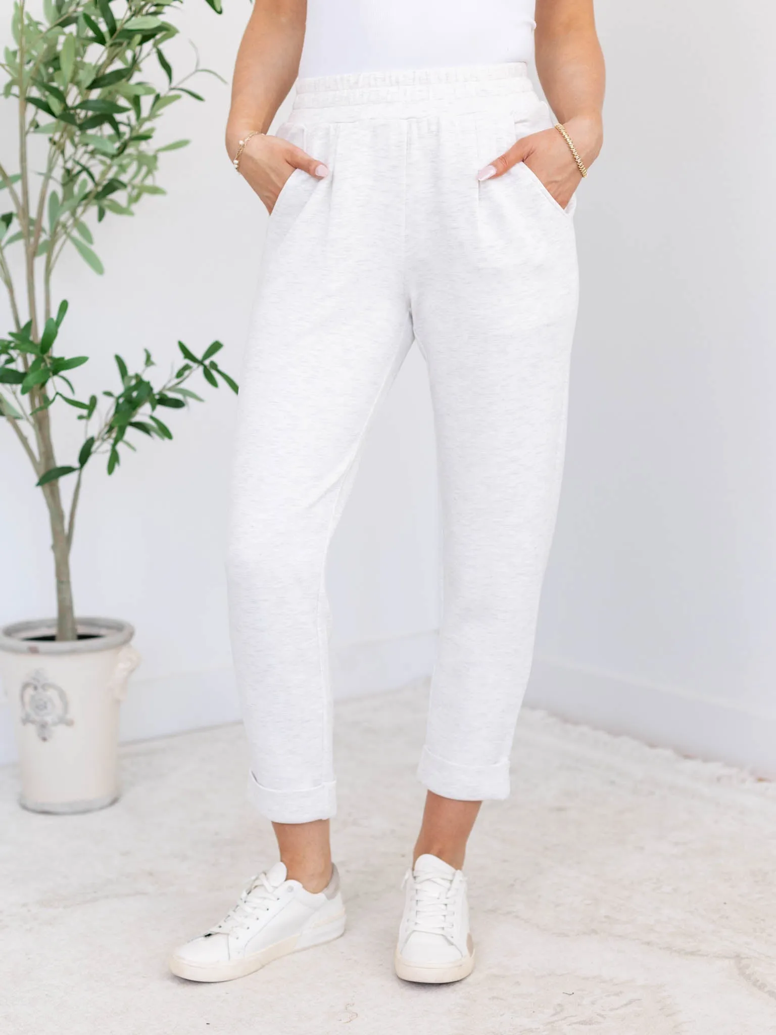 VARLEY The Rolled Cuff Pant 25