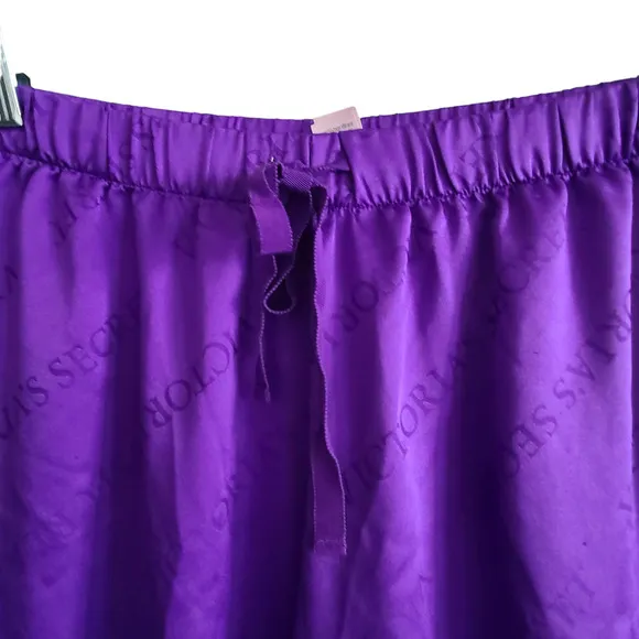 VICTORIA'S SECRET Purple Silky Charmeuse Logo Graphic 2-Piece Set Small Short