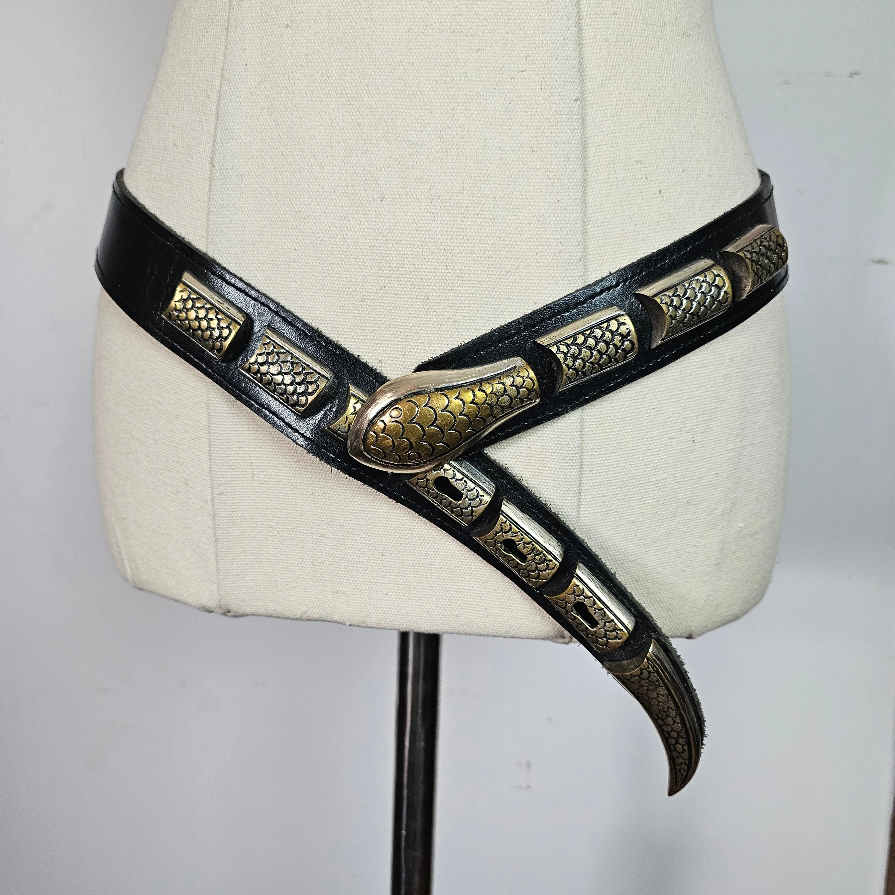 Vintage Snake Scale Western Belt – Black Leather with Brass Tip & Keeper Set