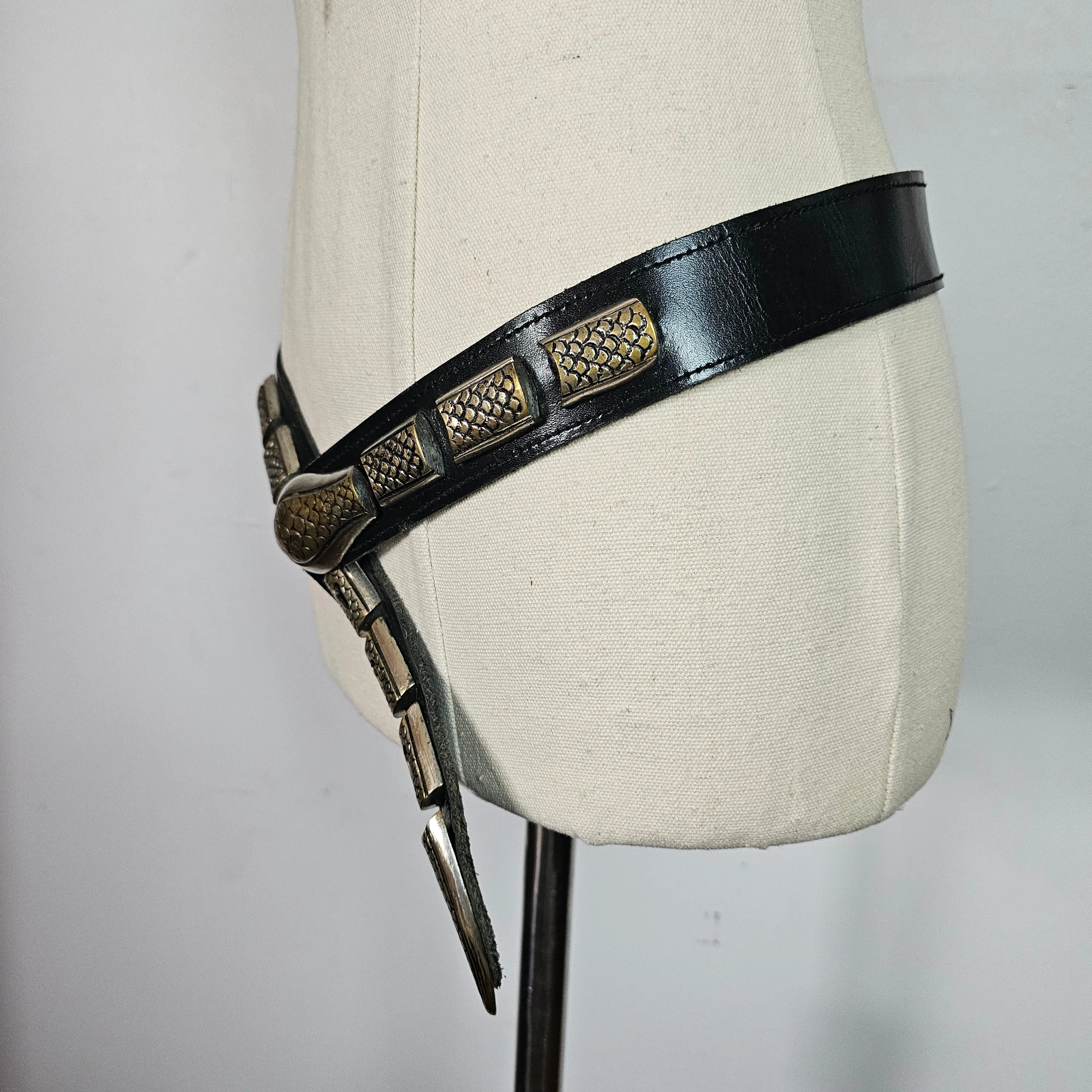 Vintage Snake Scale Western Belt – Black Leather with Brass Tip & Keeper Set