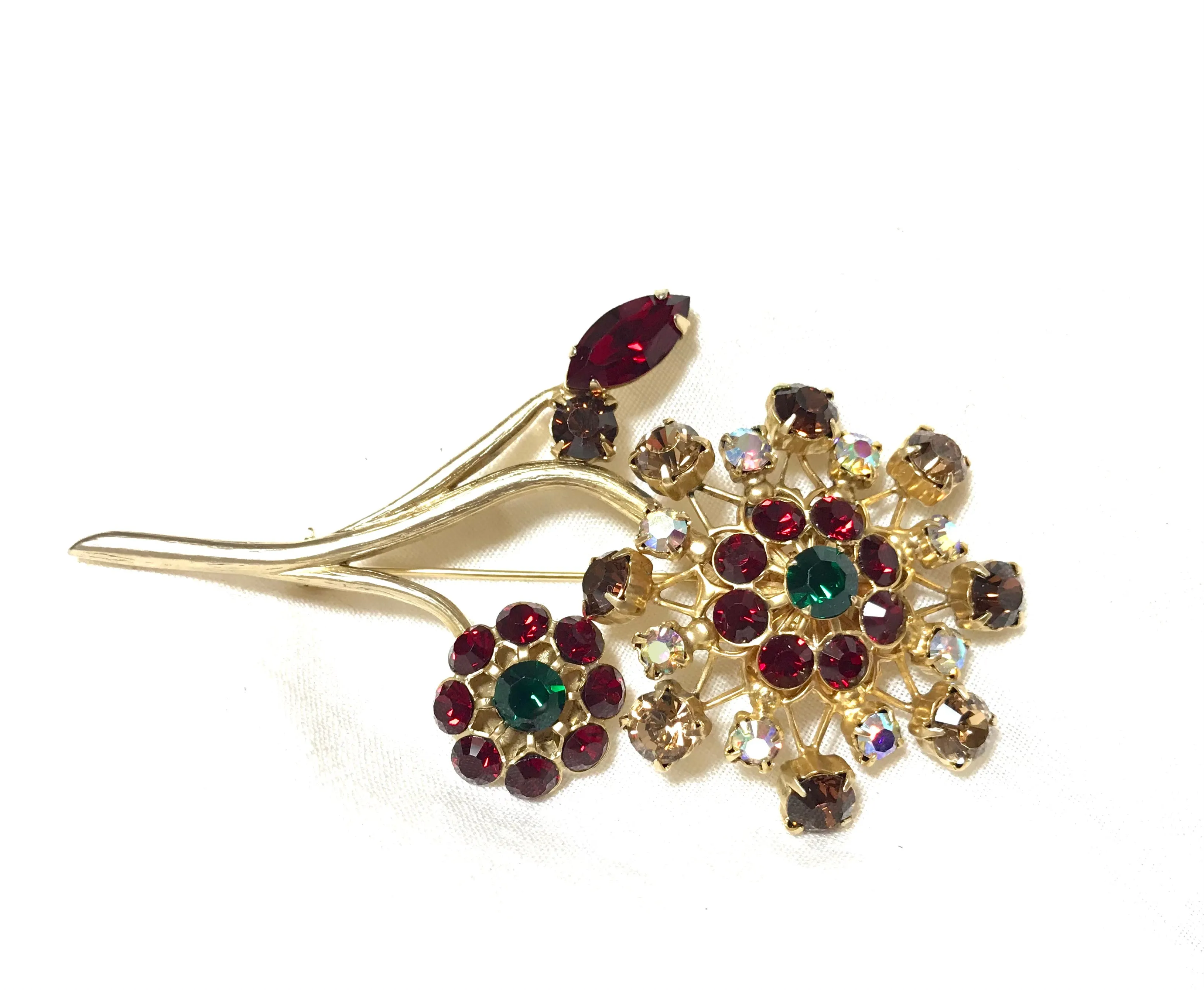 Vintage YUKI TORII crystal flower pin brooch. Good for jacket, hat, scarf etc. Elegant and classic. Best vintage gift.