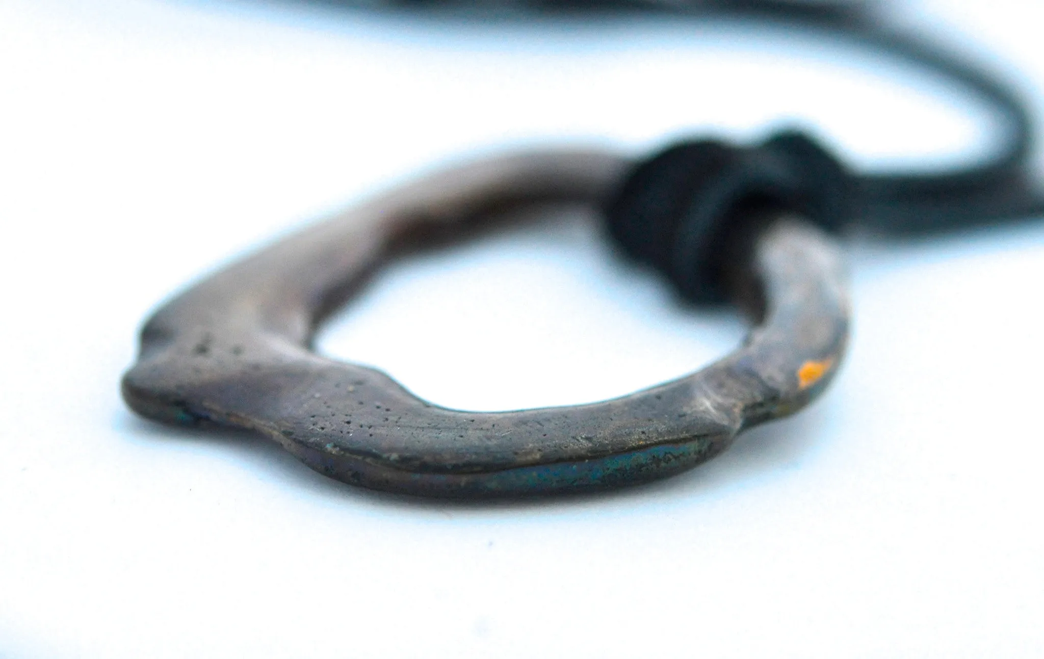 wholesale/necklace/organic bone fragments brass pendants on leather